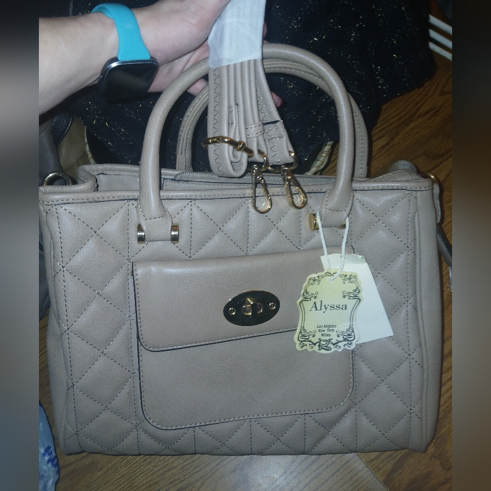NWT Alyssa Vegan Leather Convertible Crossbody Shoulder Bag w/ detachable strap